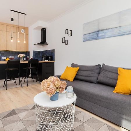 Modern Apartment With Balcony By Noclegi Renters Гданьск Экстерьер фото