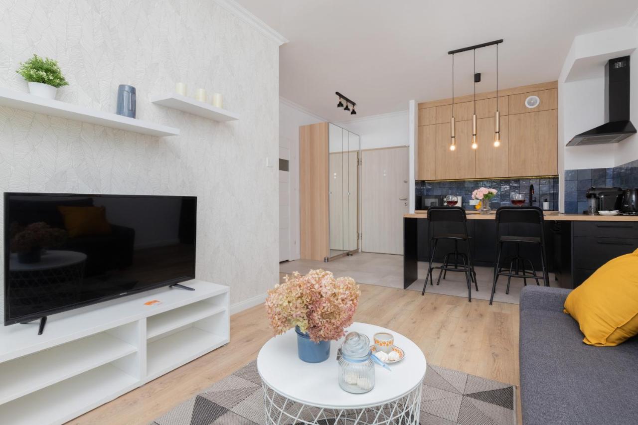 Modern Apartment With Balcony By Noclegi Renters Гданьск Экстерьер фото