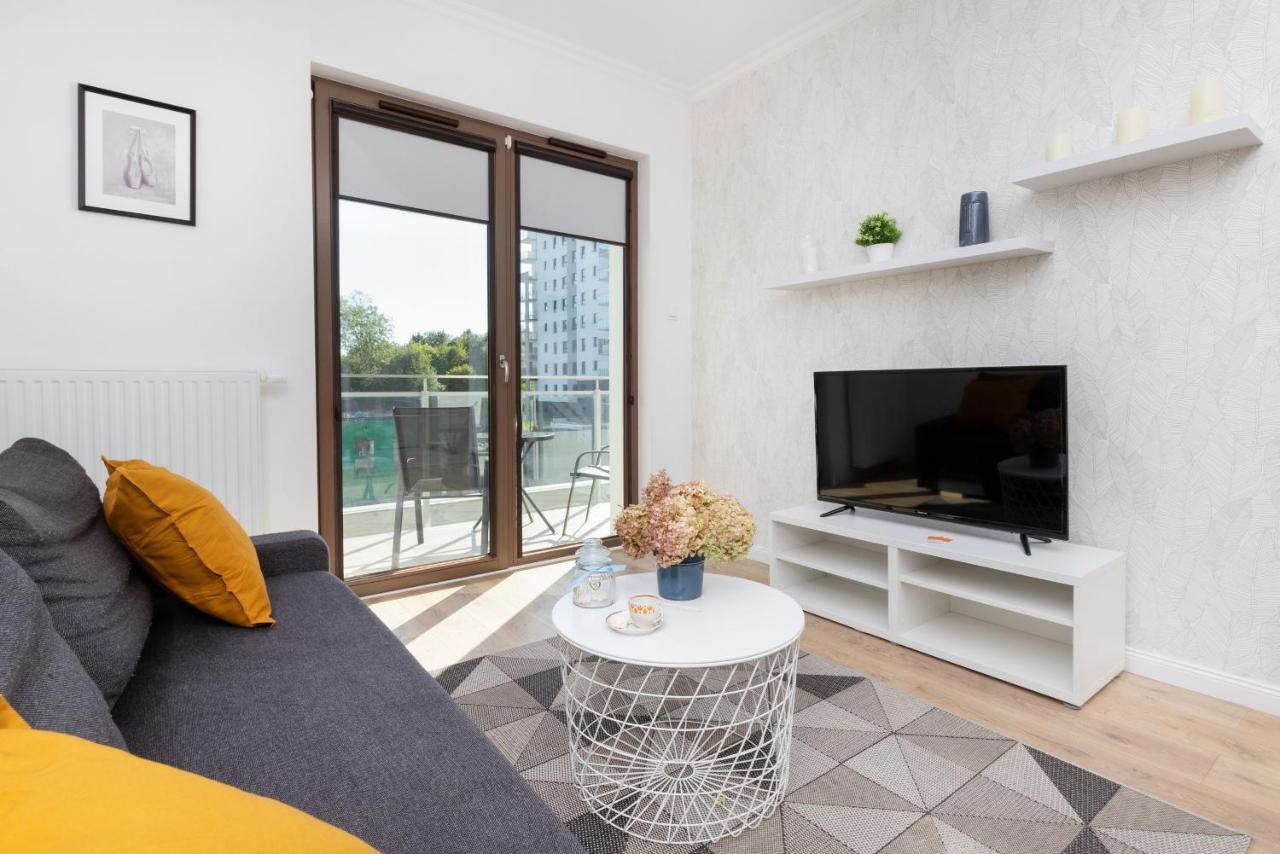 Modern Apartment With Balcony By Noclegi Renters Гданьск Экстерьер фото